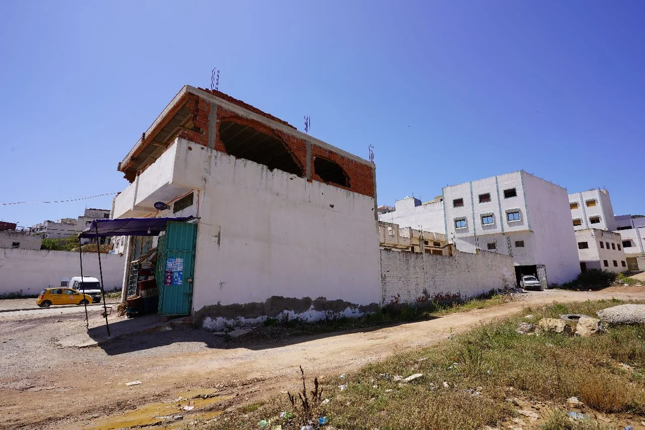 Terrain à vendre dans la ville de Tétouan, sa superficie est de 350 mètres carré