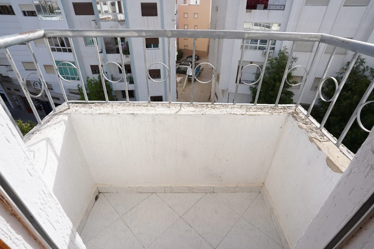 Appartement à vendre à tetouan tiknia 2 chambre 2 salon 79 mètres balcon،3ème étage