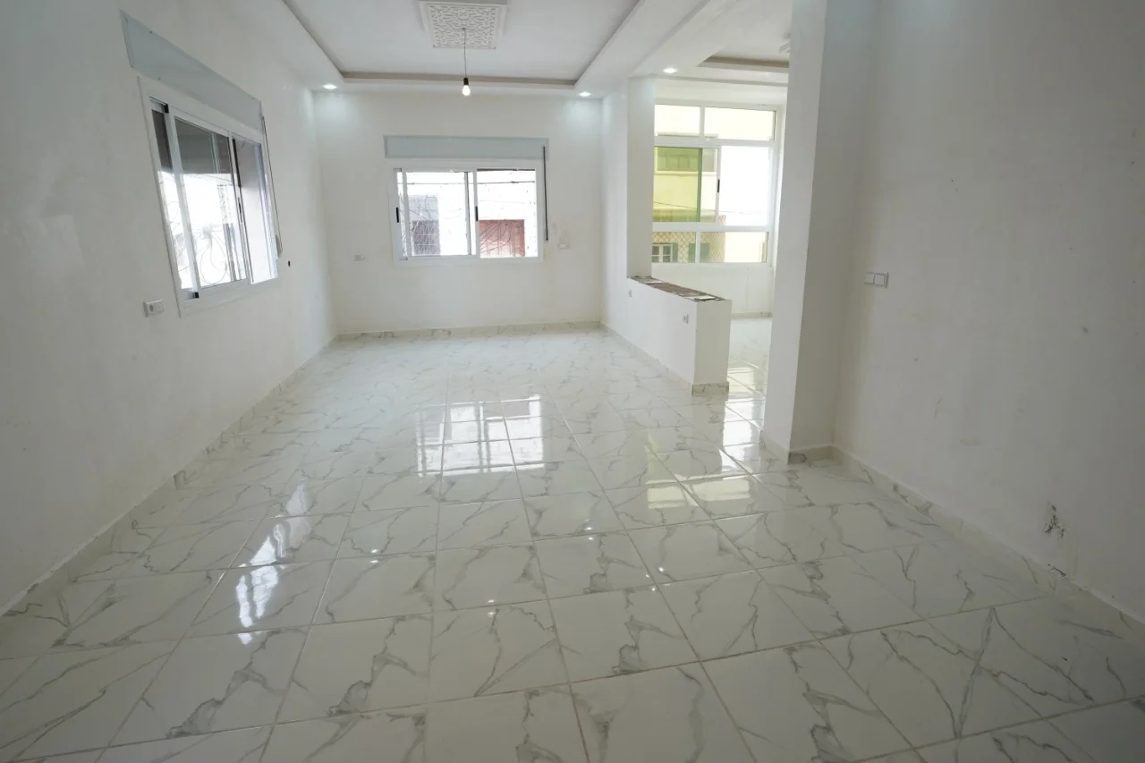 Appartement parfait à vendre à Tétouan 3 chambres 3 salons 155 mètres 1èr étage 