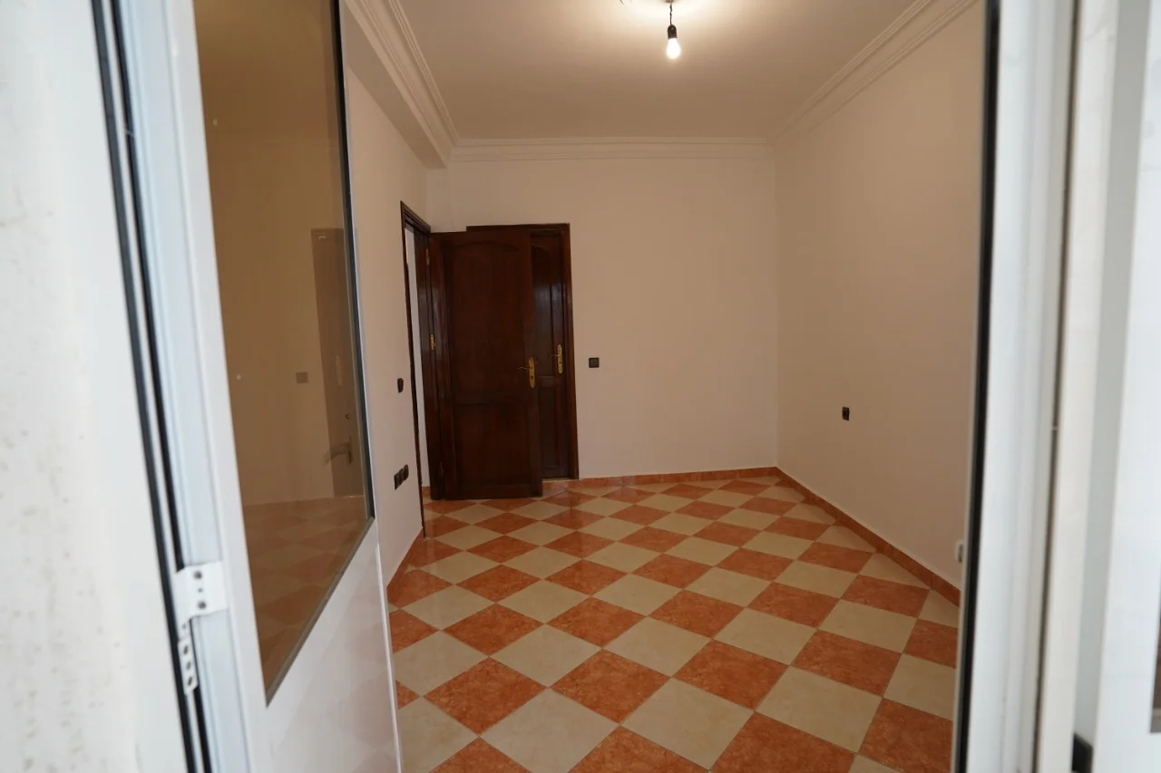 Excellent appartement à Tétouan, Royal Army Street, 1er étage, 67 mètres