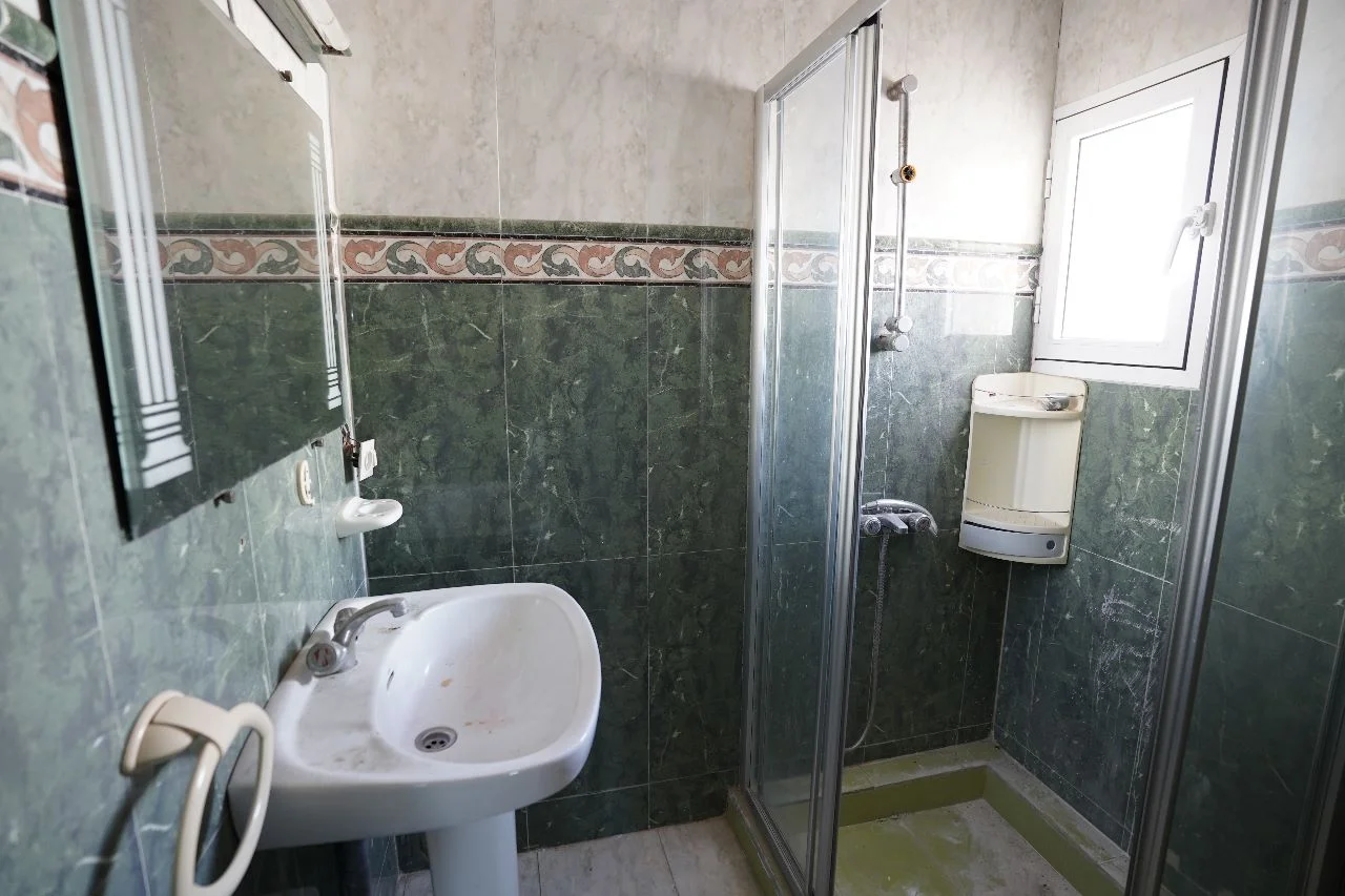 Duplex à vendre dans la ville de Tétouan 5 chambres 3 salons 4 balcons 300 M² 