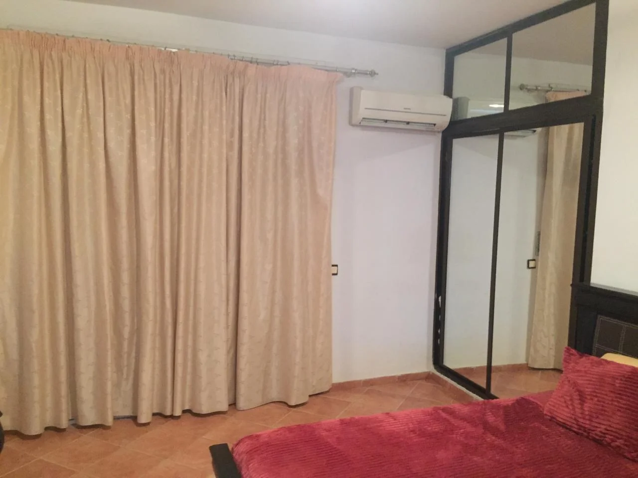 Luxueux appartement meublé à Tétouan au design moderne 3 salons 2 chambre 1 er étage 178 mètres