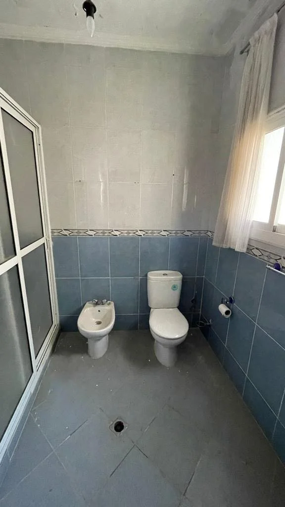 Appartement à vendre à tetouan salon 2 chambre balcon 4ème étage 77 mètres