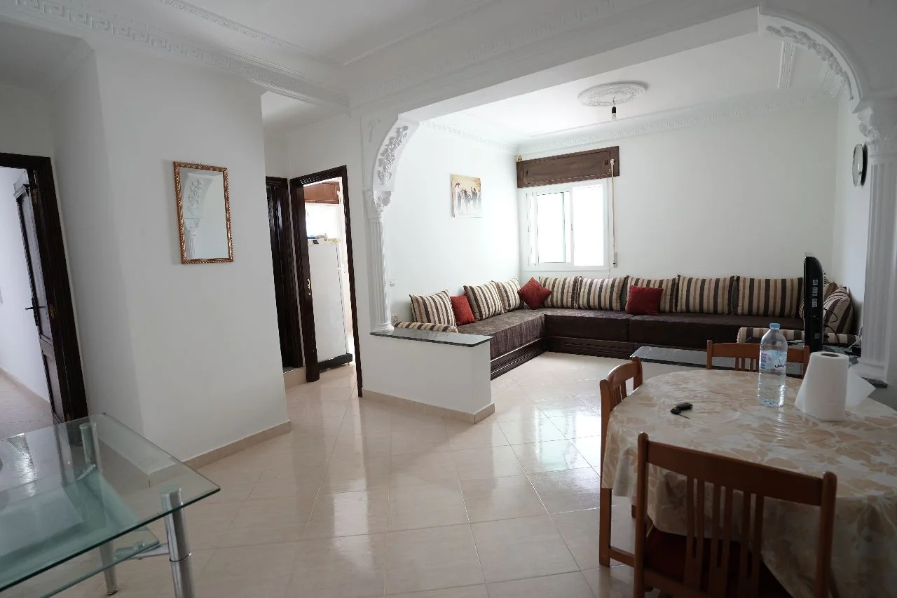 bel Apparetement à vendre ét à louer à tetouan  Salon balcon Chambre 4ème étage 54 mètres